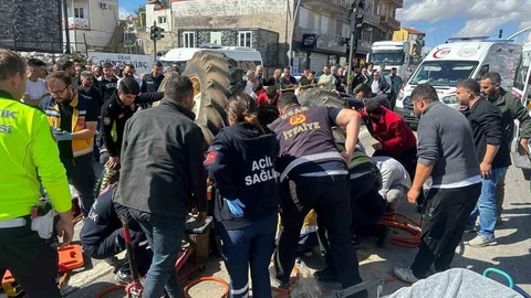 Uşak'ta 3 aracın karıştığı trafik kazasında bir sürücü ağır yaralandı.