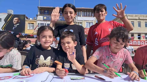 Kilis'te Filistinli çocuklar için resim etkinliği yapıldı