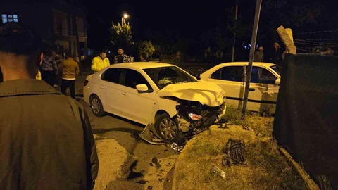 Ankara'da iki otomobil kafa kafaya çarpıştı