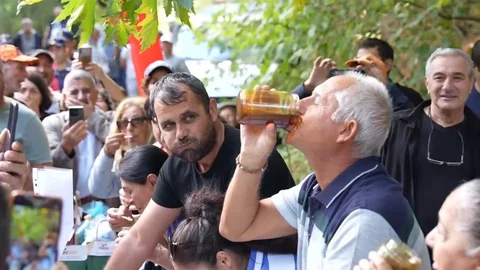 Balıkesir'de Bal Yeme Yarışması