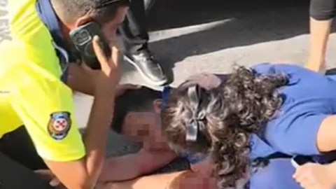 Tarsus’ta Otomobil, Polis Memuruna Çarptı!