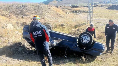 Ardahan'da otomobil devrildi, 4 kişi yaralandı