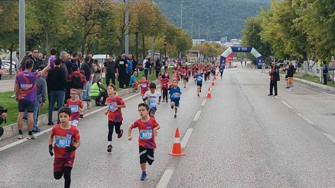 Bursa'da 12. Eker I Run Koşusu büyük bir spor şölenine dönüştü