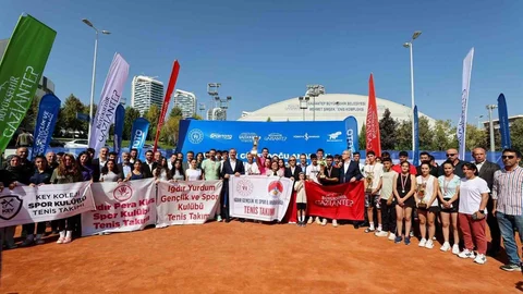 Gaziantep'te Tenis Şampiyonası Ödül Töreni Yapıldı