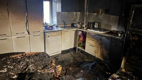 Bolu'da mutfakta yangın çıktı, itfaiye ekipleri hızlıca kontrol altına aldı.