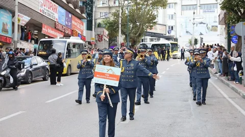 Bursa'da farklı kültürlerin ritmi Bandolar Festivali'nde yankılandı
