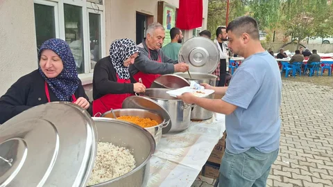 Kütahya'da geleneksel hayır yemeği yapıldı