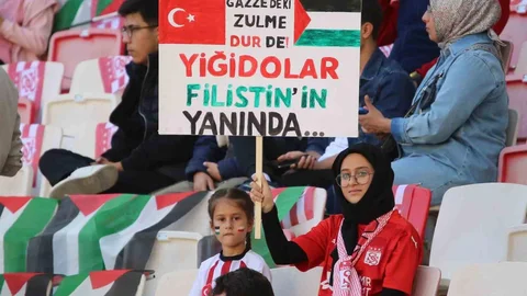Sivas'ta Stadyum Gazze İçin Dolduruldu