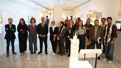 İstanbul'da "Kuşbakışı Filistin" Sergisi'ne özel tur yapıldı