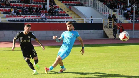 TFF 2. Lig'de Kastamonuspor, İskenderunspor'a 2-0 mağlup oldu.