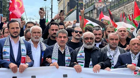 İstanbul'da Filistin'e destek yürüyüşü yapıldı