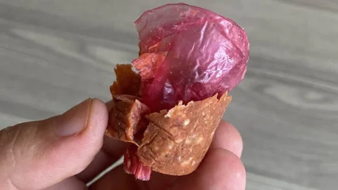 Mersin'de Aldığı Sucuktan Naylon Poşet Parçası Çıktı