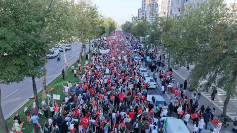 Kahramanmaraş’ta binlerce kişi Filistin’e destek için yürüdü