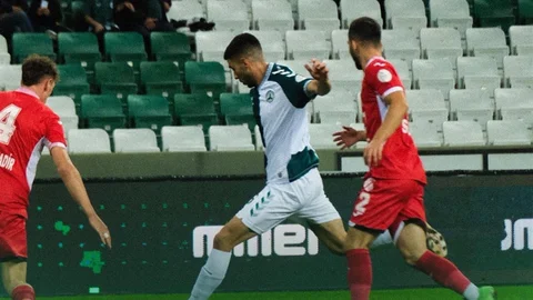 TFF 3. Lig'de Giresunspor, Sebat Gençlikspor'a 2-0 yenildi.