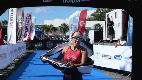 Balıkesir'de 2025 Ayvalık Triatlonu Türkiye Kupası Finali sona erdi