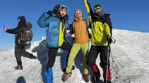 Ağrı Dağı'nda zirveye ulaşıldı