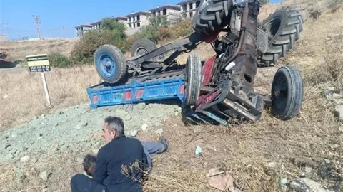 Tokat'ta traktör devrildi, 2 kişi yaralandı