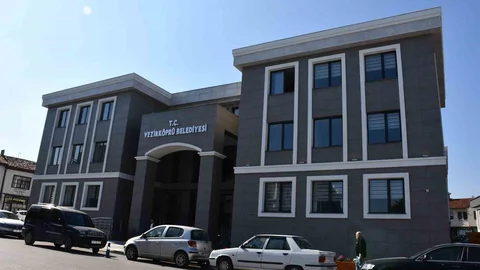 Vezirköprü Belediyesi yeni hizmet binasında