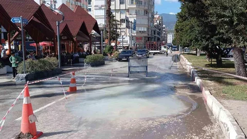 Antalya'da içme suyu borusu 1 ayda 5 kez patladı