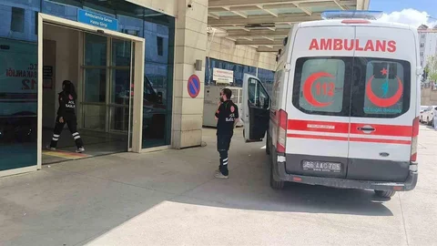 Siirt'te gıda zehirlenmesi iddiaları üzerine 119 öğrenci hastaneye kaldırıldı