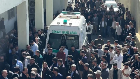 Hakkari'de bıçaklı saldırıda genç hayatını kaybetti