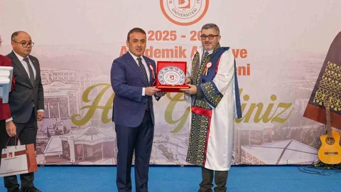 Bilecik’te Akademik Yıl Açılışı ve Cübbe Giyme Töreni yapıldı