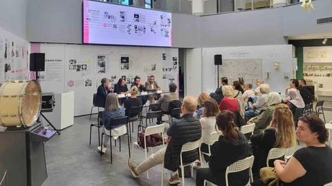 Nilüfer'de meme kanseri farkındalık buluşması ve sergi açıldı