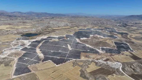 Sivas'ta dev Güneş Enerji Santrali hizmete girdi