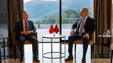 Azerbaycan'da Dışişleri Bakanı Fidan