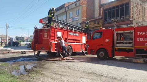 Kütahya'da iş yeri yangınında itfaiye eri yaralandı