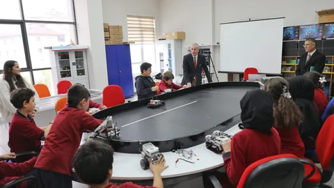 Ağrı'da KodlAğrı Projesi ile 125 bin öğrenci teknoloji eğitimi alıyor.