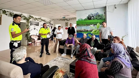 Aydın'da yaşlı bireylere trafik güvenliği eğitimi verildi