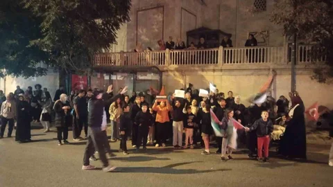 Üsküdar'da McDonald's Şubesi Protesto Edildi