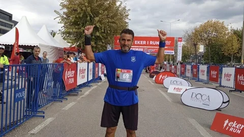 Manisa'da maratoncu Kerem Karay, Uludağ Maratonu'nda gümüş madalya kazandı.