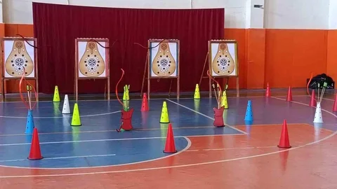 Manisa'da gençler okçuluk sporuna ilgi gösteriyor