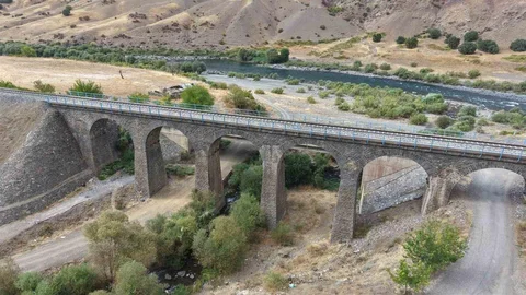Elazığ'da Teke Deresi'nde dört tarihi köprü