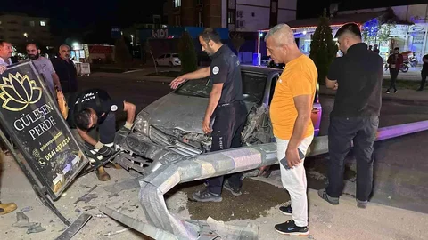 Adıyaman'da alkollü sürücü kaza yaptı