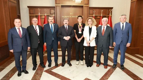 Samsun'da TEKNOFEST'te Başarı Kazanan Gençler