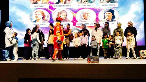 Malatya Kültür Yolu Festivali'nde kültür ve sanat etkinlikleri sürüyor.