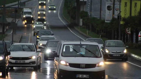 Tekirdağ'da şiddetli yağışlar hayatı olumsuz etkiliyor