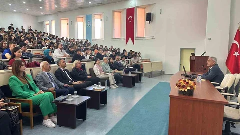 Balıkesir'de Türk Tarihi ve Filistin Konulu Konferans