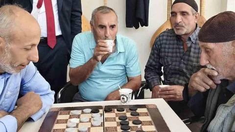 Elazığ'da Dama Turnuvası