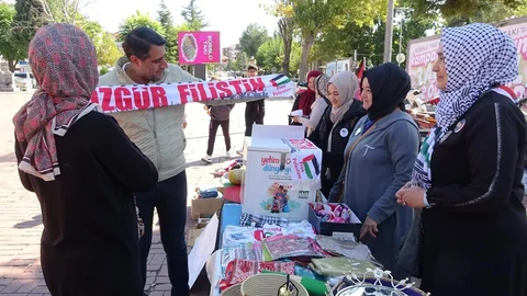 Kütahya'nın Tavşanlı ilçesinde Gazze'deki çocuklar için düzenlenen yardım kampanyası büyük bir ilgiyle karşılandı.