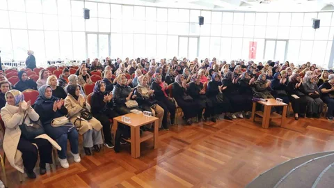 Bursa Edebiyat Günleri'nde Kadın ve Edebiyat konuşuldu