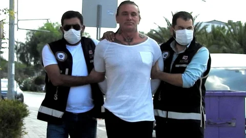 İzmir'de suç örgütü soruşturması kapsamında gözaltı süresi uzatıldı