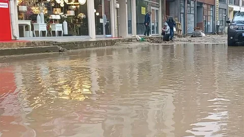 Edirne'de sokaklar sular altında kaldı