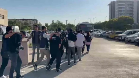 Antalya merkezli 15 ilde sosyal medya dolandırıcılığına yönelik operasyon yapıldı.