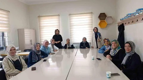 Ankara Pursaklar'da Hanım Evleri'nde yeni dönem kursları açıldı.