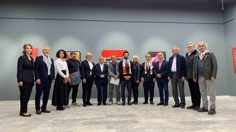 Ankara'da 'Bütün Renkler Gazze’ye' bağış sergisi sanatseverlerin ilgisini çekti.