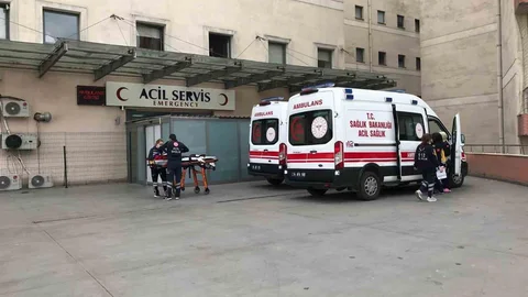 Sakarya'da genç kadın camdan düşerek ağır yaralandı